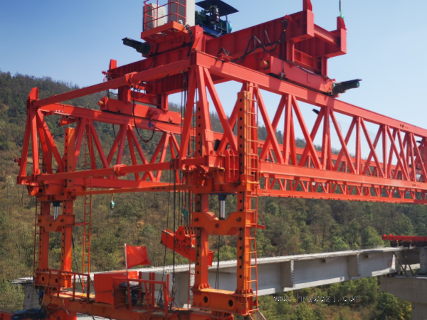 架橋機試吊中是否有特定的人員培訓和技術(shù)認證要求？