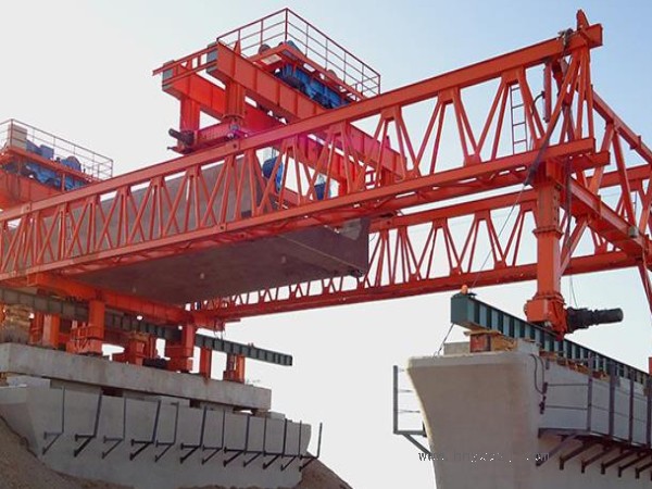 50噸以上架橋機的價格是否包括安裝和培訓服務？